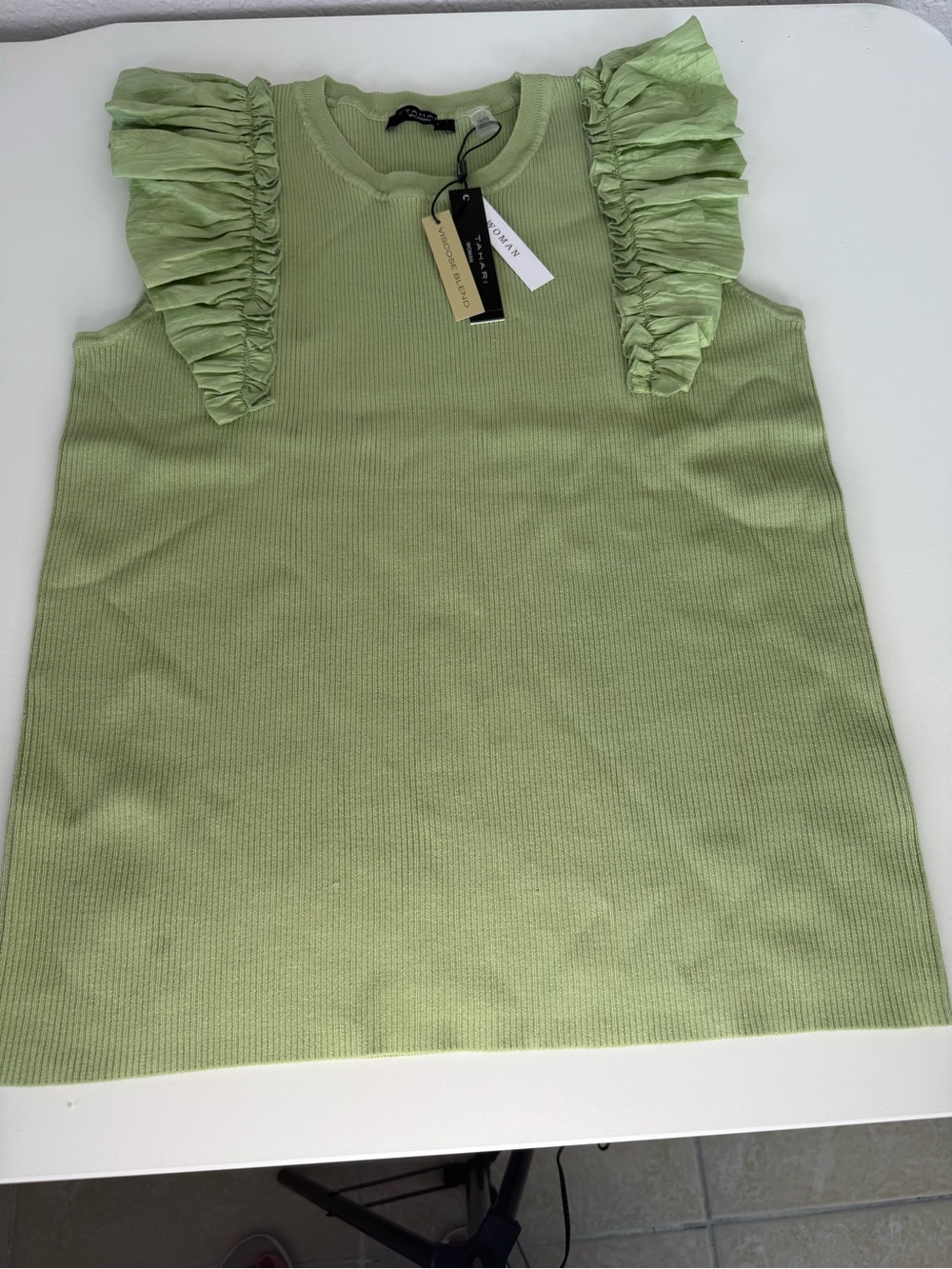 NWT Tahari Woman Ribbed Ruffle Sleeve Knit Top Green 1X